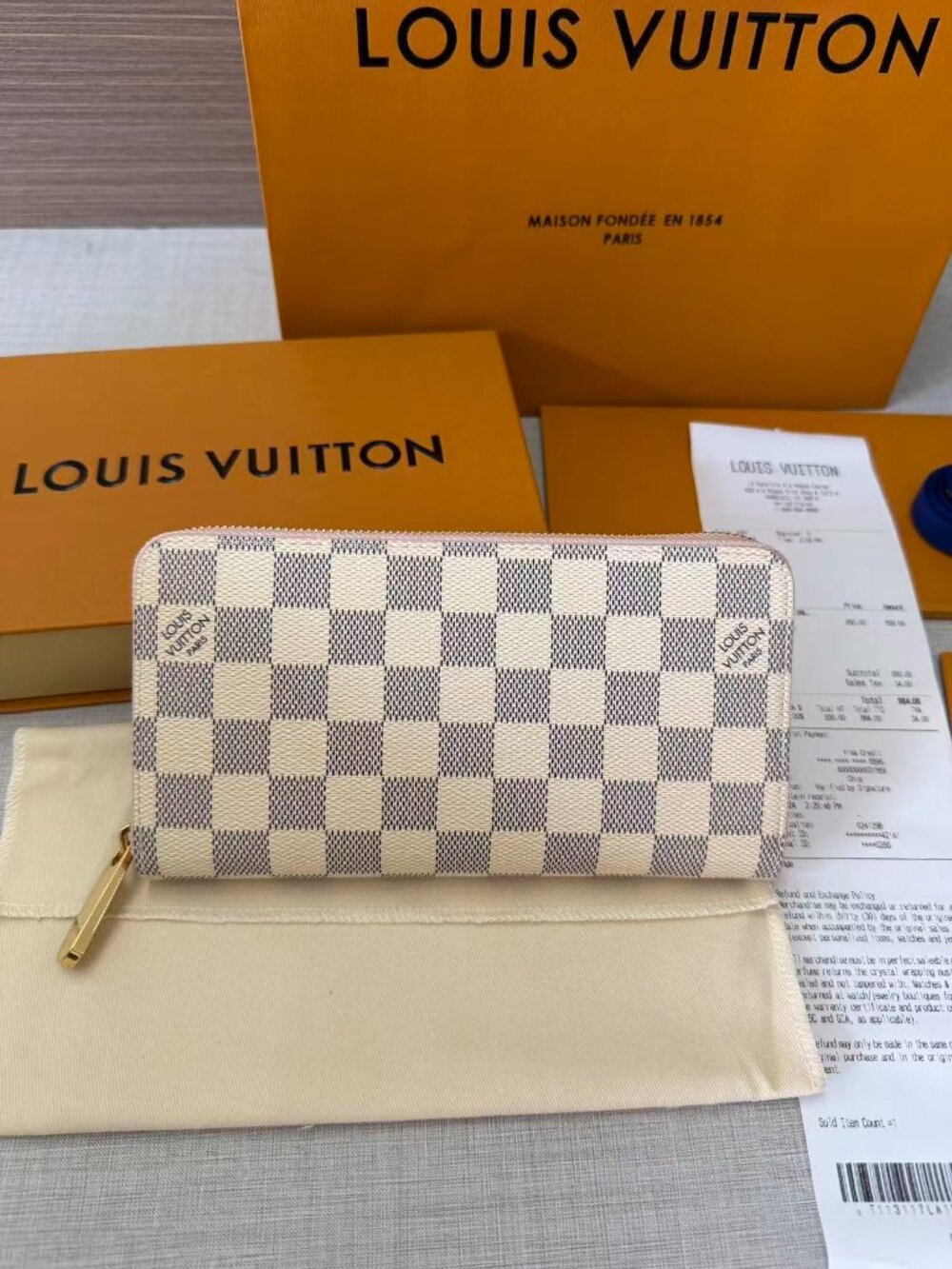Louis Vuitton Zippy Wallet in Damier Azur